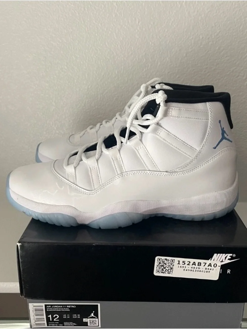 Jordan 11 retro Columbia legend blue size 13